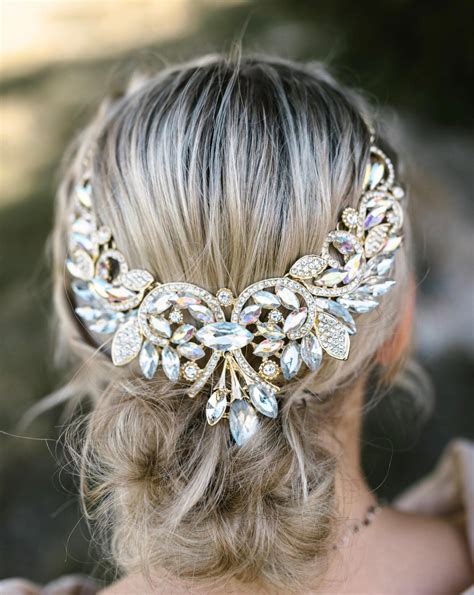 HAIR JEWELLERY .